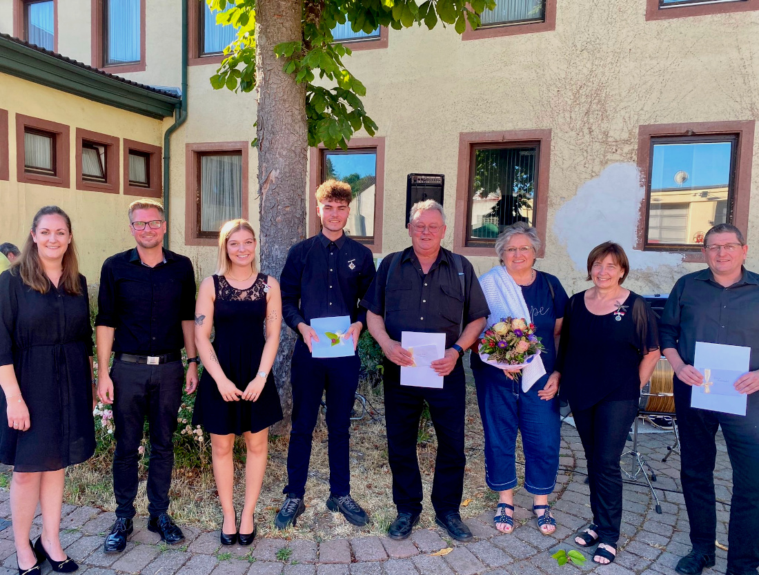 D6654952-1262-49D9-96E9-7CA70FA8A298